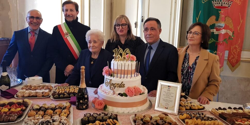 Nonna Angela compie 100 anni: grande festa a Belpasso