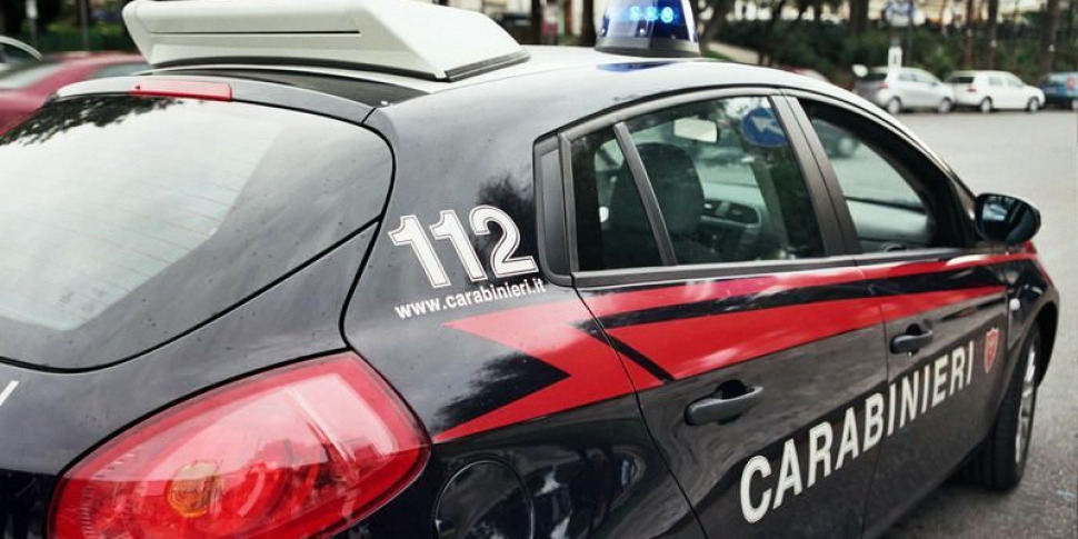 Palermo, ladri usano petardo per saccheggiare un distributore di profilattici