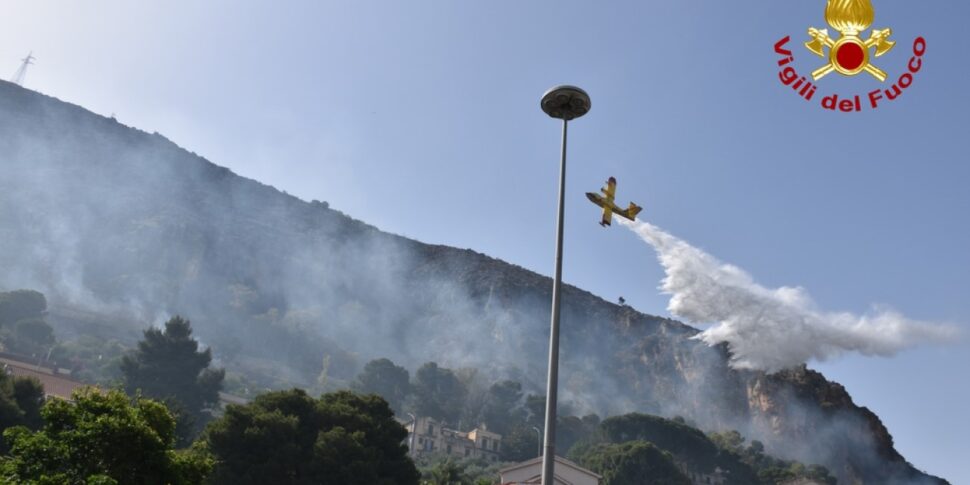 Incendi in Sicilia, Schifani attacca Roma: «Non è lo Stato in cui mi riconosco»