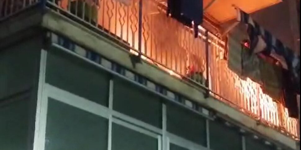 Capaci, i botti scatenano un incendio su un balcone mentre i proprietari sono fuori