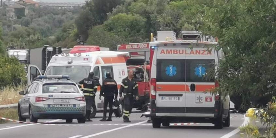 Scontro tra un minibus e tre auto sulla statale 121 a Misterbianco: sei feriti, traffico paralizzato