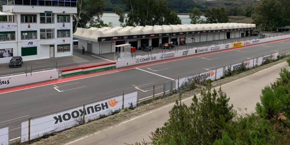 Chiama i carabinieri e annuncia che vuole farla finita: medico trovato morto all'autodromo di Pergusa