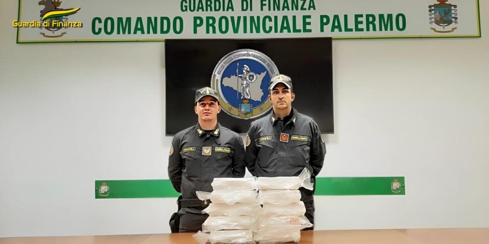 Palermo, fermato a Buonfornello un «corriere» della droga: nell'auto 11 chili di cocaina