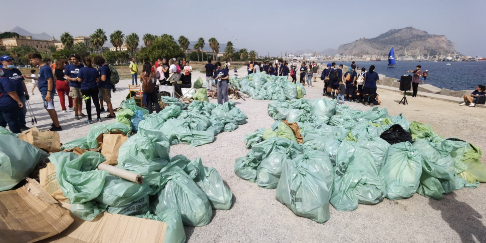 Palermo, dalle lattine di alluminio alle bottiglie di vetro: nel 2023 raccolte undici tonnellate di rifiuti dai volontari