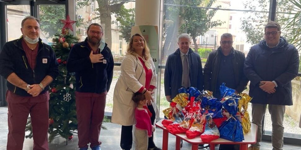 Palermo, l'Amap porta doni ai bimbi ricoverati al Di Cristina e al Cervello