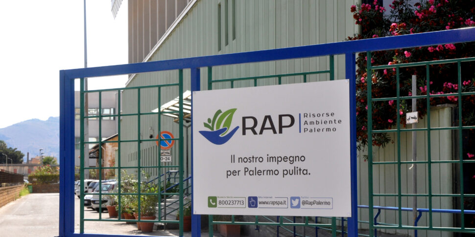 Palermo, marcia indietro della Rap e aumenti della Tari congelati