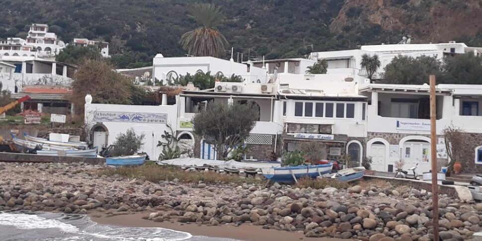 Panarea, l'isola dei vip d'inverno si spopola. La proposta: un bonus per i negozianti che restano aperti