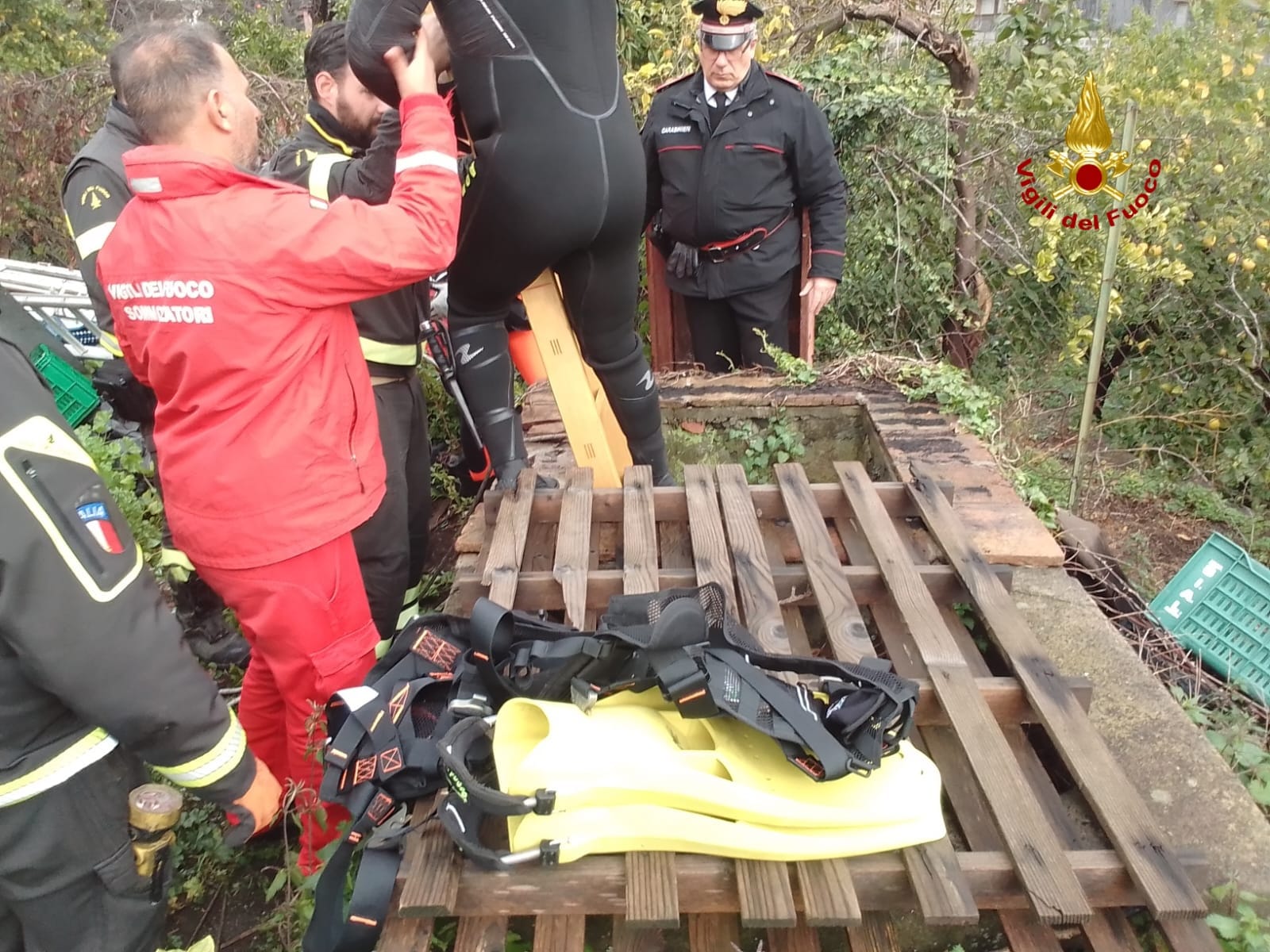 Tragedia a Santa Venerina: un uomo di 72 anni cade in un pozzo e muore