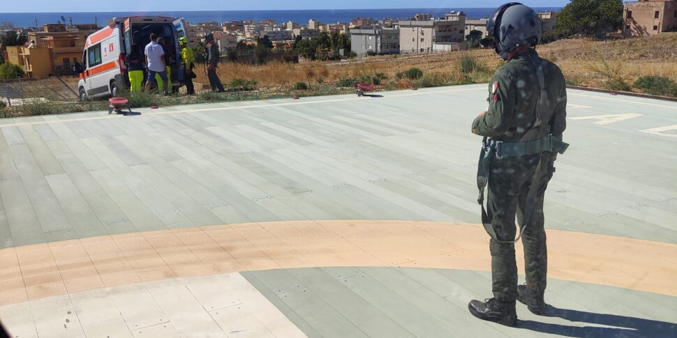 Trapani, colto da malore su un peschereccio: soccorso dall'Aeronautica