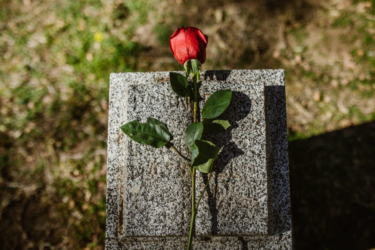 Scivola e batte la testa: morto egiziano sul barchino