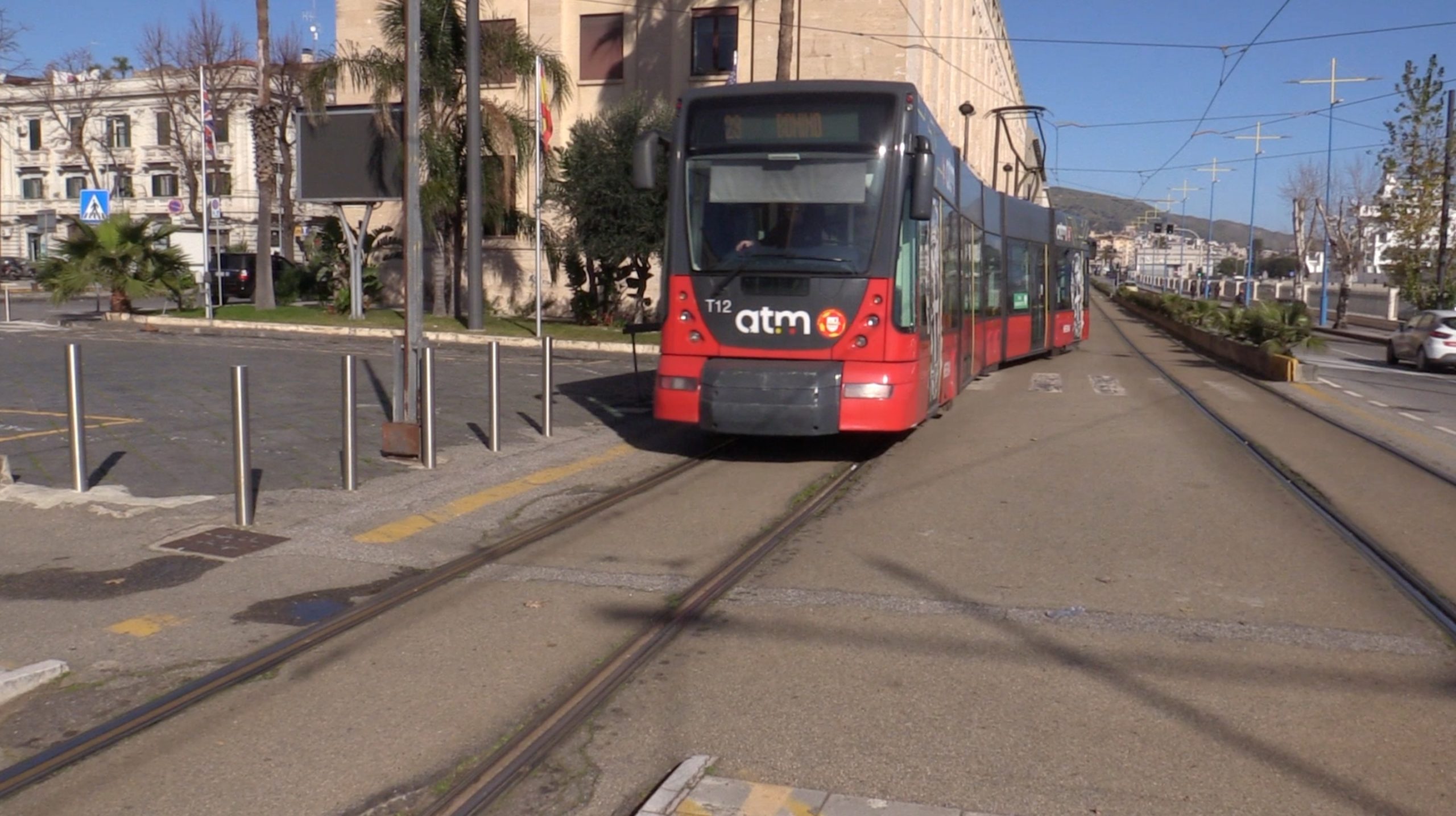 Mobilita a Messina shuttle apprezzato attesa tram e bus lunga scaled