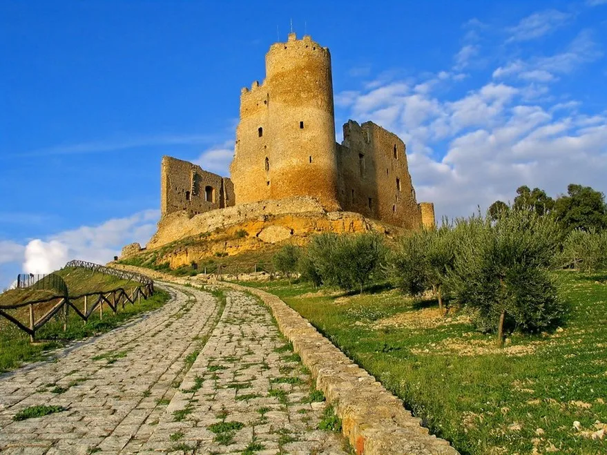 Nuova luce sul Castello di Pietrarossa