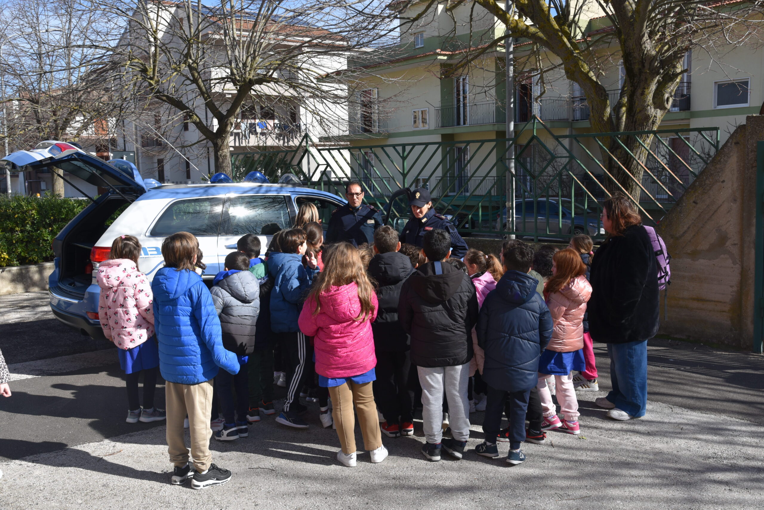 Polizia di Stato a Ragusa promuove cultura legalita nella scuola