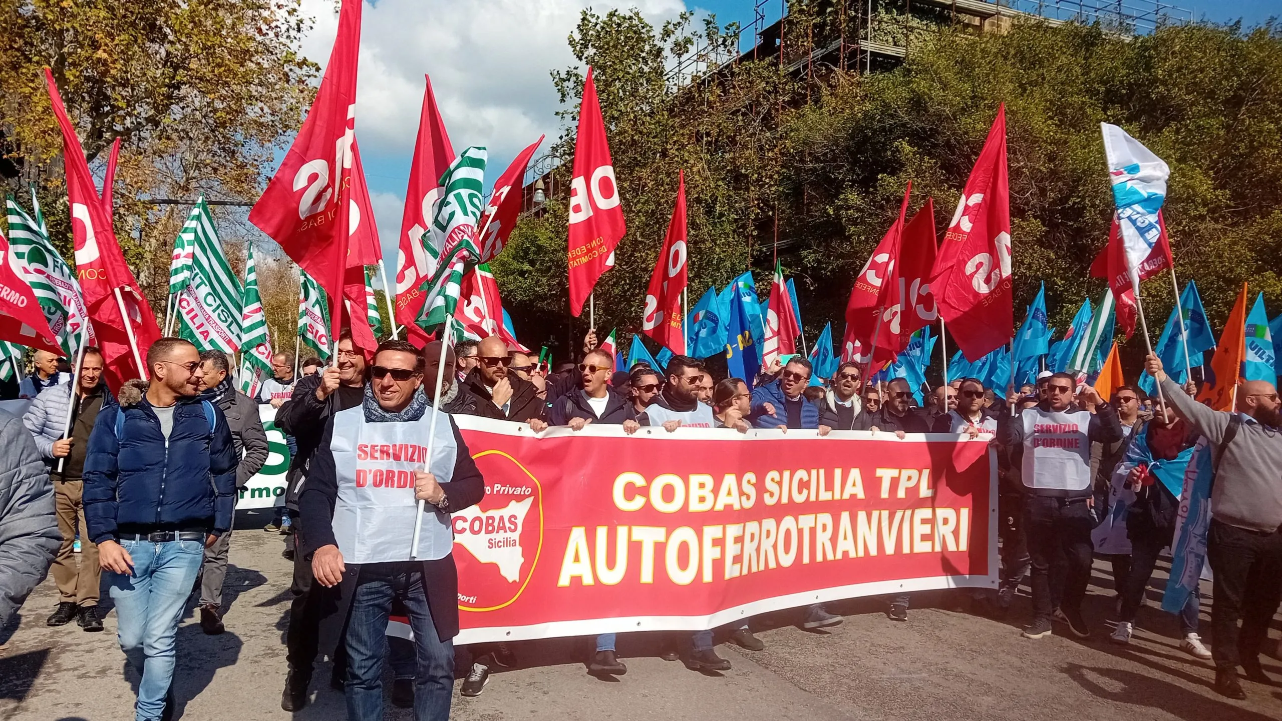 Sciopero Amat: adesioni al 100%, disagi in città
