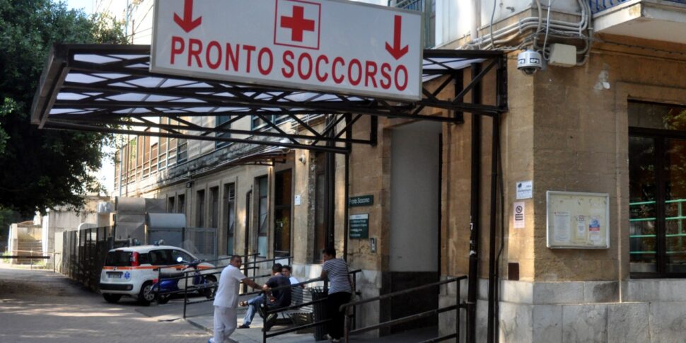 Caos e paura all'ospedale Ingrassia di Palermo: infermiera aggredita, tre persone denunciate