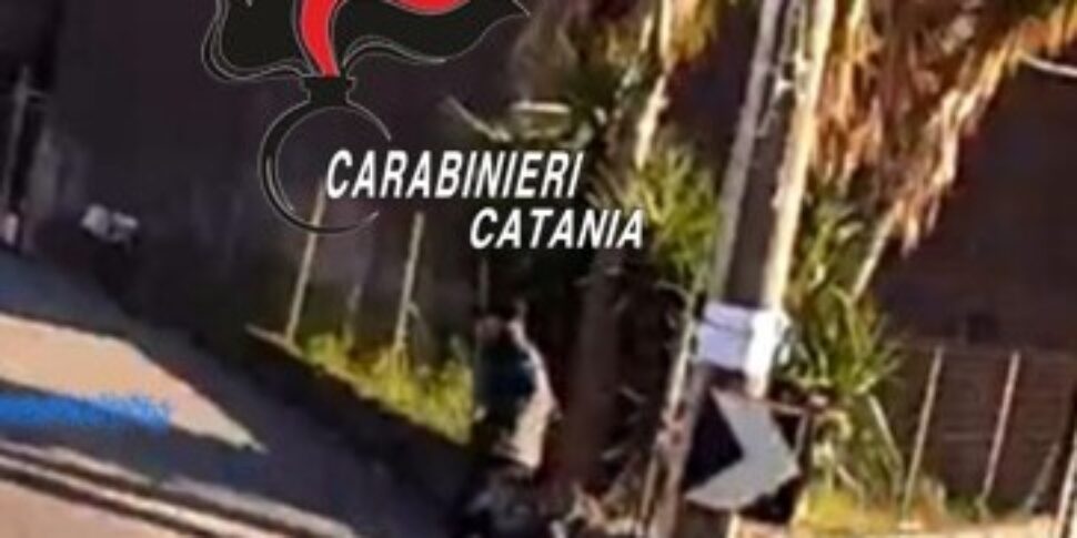 Acireale, spara e ferisce il rivale in amore: arrestato. Il video dell'agguato