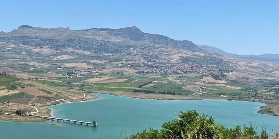 L'alga rossa nel lago Arancio di Sambuca, ottimismo dopo le nuove analisi