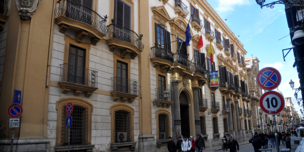 Palermo, il consiglio comunale ha approvato nei termini di legge il bilancio di previsione: non succedeva da anni