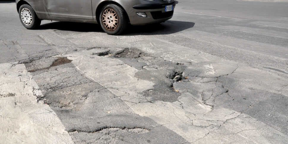 Buche, ora il Comune di Palermo corre ai...ripari