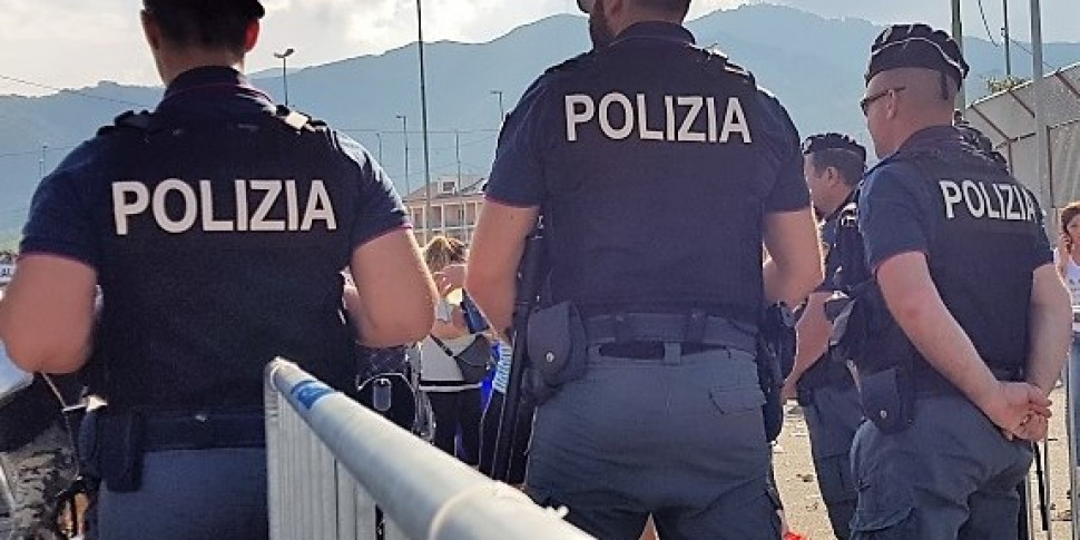 Il calcio non è violenza, daspo per un calciatore di Acireale e 14 tifosi del Monopoli