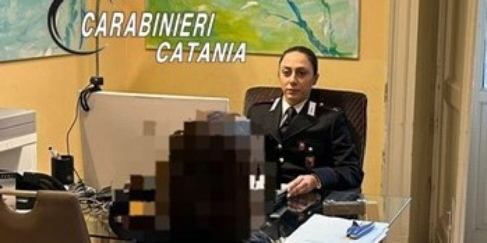Catania, evade dai domiciliari e aggredisce l'ex moglie in piazza: arrestato
