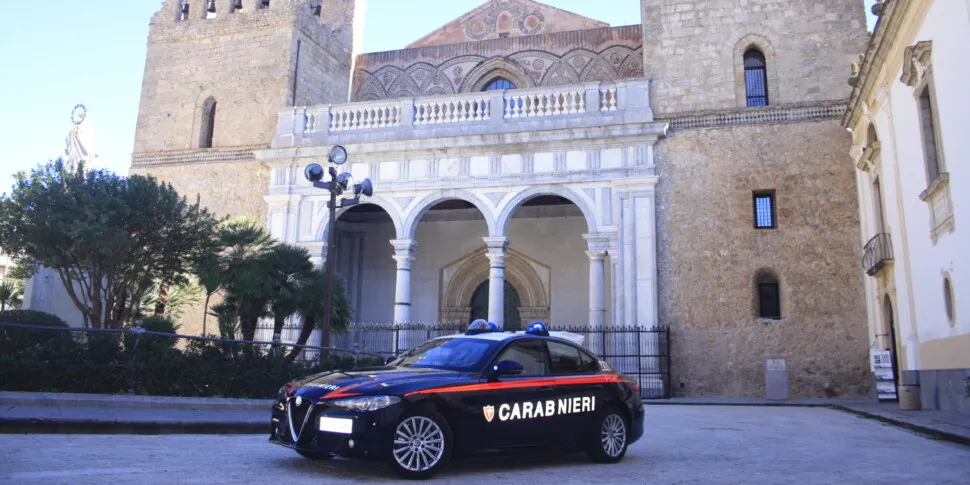 Monreale, l'operazione allo sportello non va a buon fine: cliente aggredisce l'impiegata delle Poste