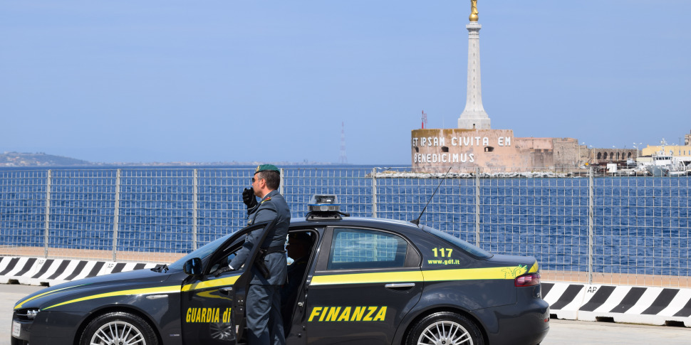 Rolex, lavori gratis e mazzette: giro di corruzione dietro ai cantieri contro il dissesto idrogeologico nel Messinese