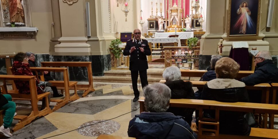 Allarme truffe, l'iniziativa del parroco di Giarre: un corso per gli anziani con i carabinieri