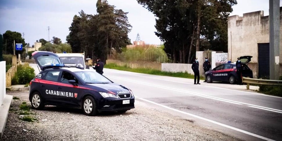 Mazara del Vallo, uccide uccelli di specie protetta: diciottenne denunciato dai carabinieri