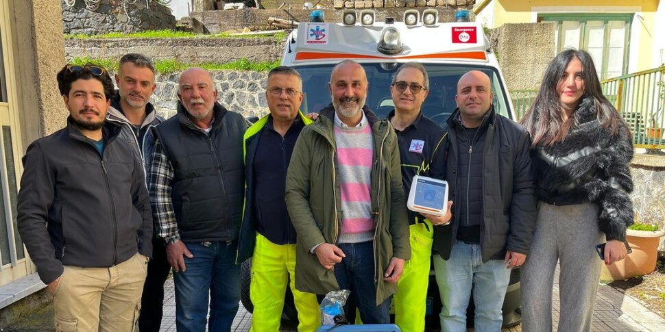 Il Comune di Santa Marina Salina dona attrezzature mediche ai soccorritori