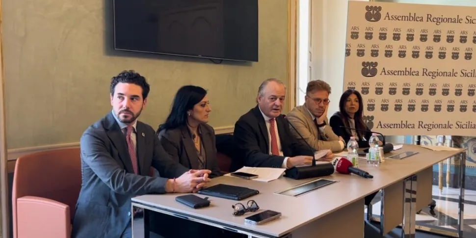 Gli estortori ora si pagano con la fattura, l'allarme della commissione antimafia a Palermo: «C'è un calo di tensione»