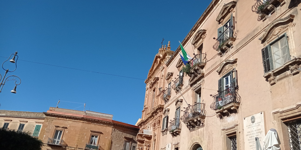 Furto al Comune di Agrigento: ladri nella stanza del sindaco. Preso di mira anche il teatro Pirandello