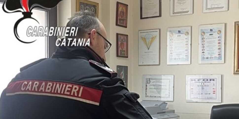 Zafferana Etnea, progetta il suicidio con i fucili del padre: giovane bloccato dai carabinieri