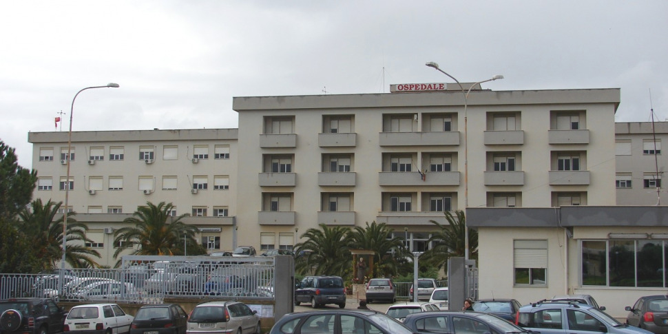 Incendio in ospedale a Ribera, paziente intrappolato tra le fiamme