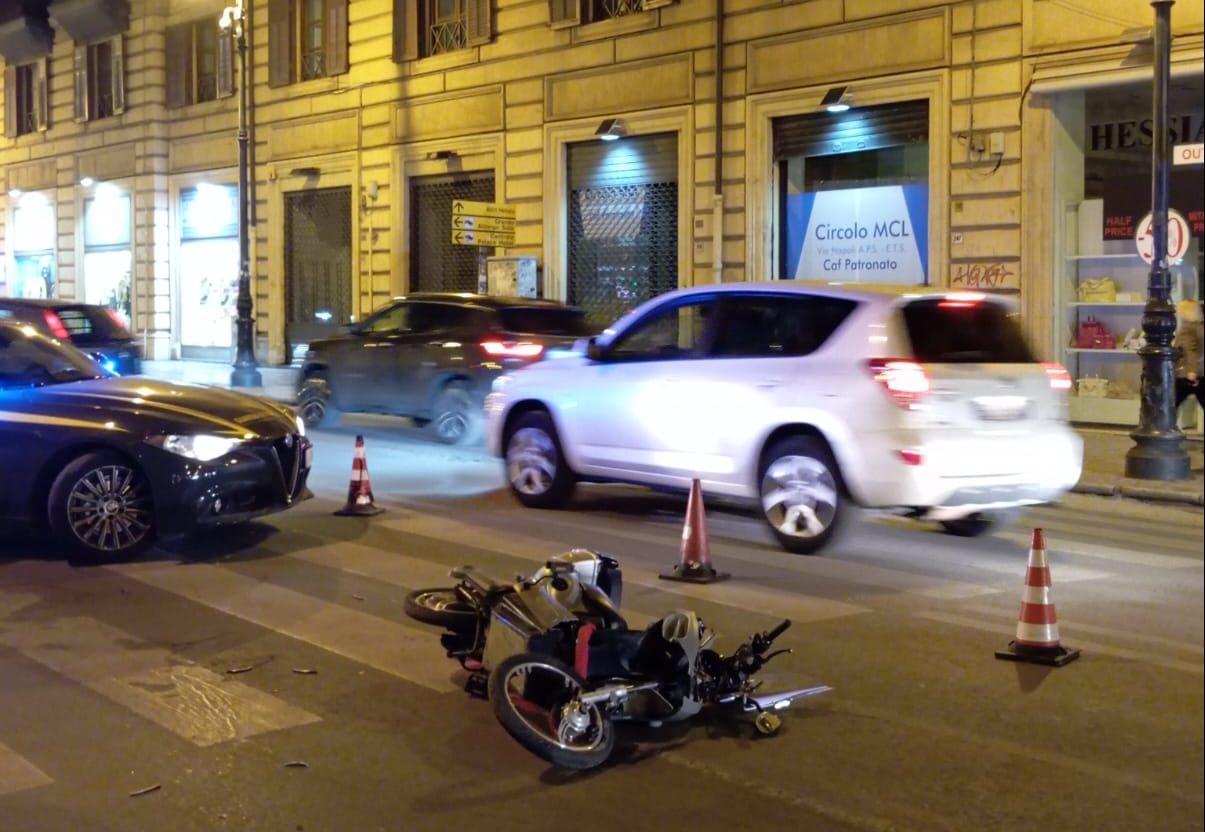 Incidente in via Roma collisione due moto via Napoli