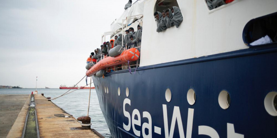 Migranti, il tribunale di Ragusa sospende il fermo della Sea Watch 5
