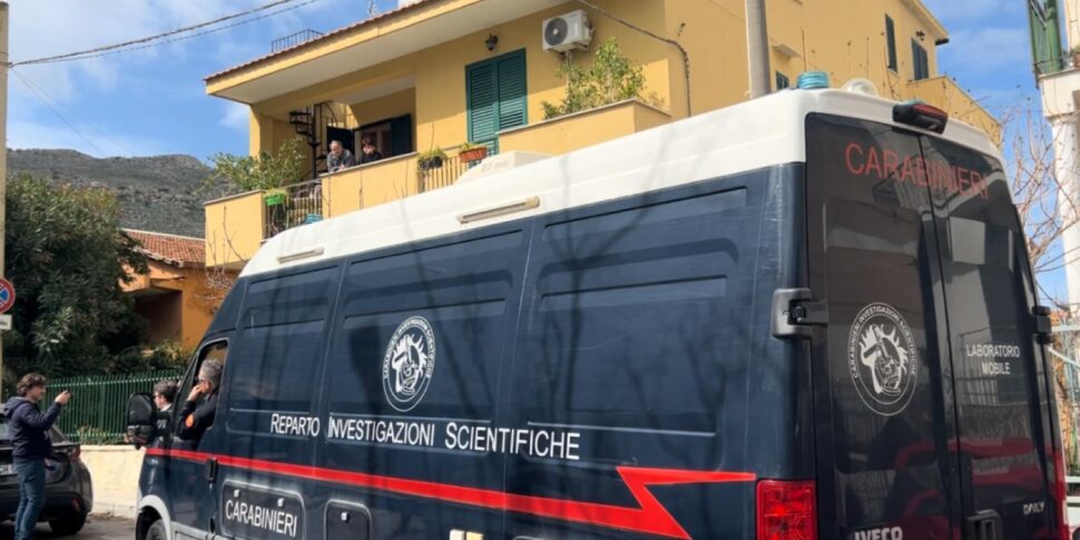 Strage di Altavilla, i Ris passano al setaccio la villetta di Sferracavallo dove vivevano i «fratelli di Dio»