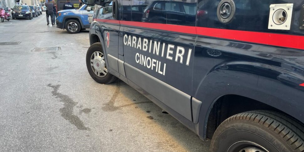 Droga e candelotti esplosivi scoperti a Siracusa, due arresti