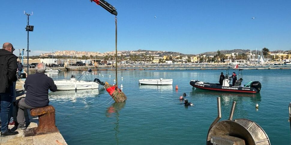 Agrigento, ritrovato in mare una parte del frontone di un tempio