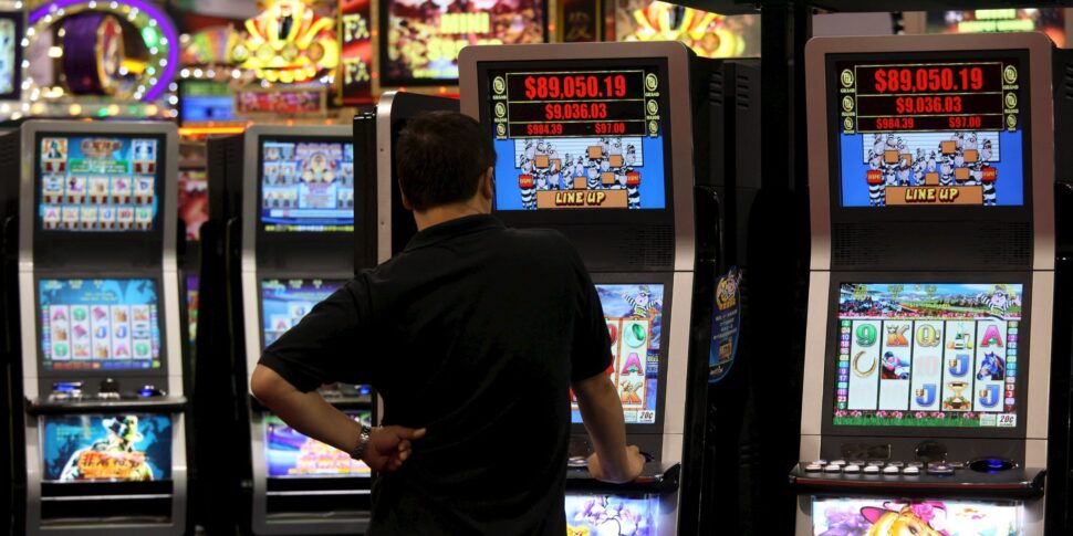 Regolamento movida a Palermo, il Tar sospende solo la norma sull'orario delle slot machine