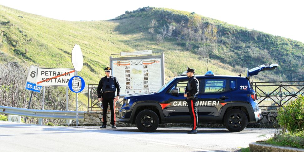 Viaggia con la droga a bordo di un pullman fino a Geraci Siculo, scoperto e denunciato