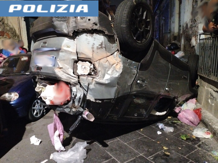 Ha 77 mila euro in auto, arrestato a Catania per resistenza