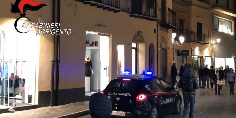 Agrigento, suona il clacson e viene aggredito mentre torna a casa