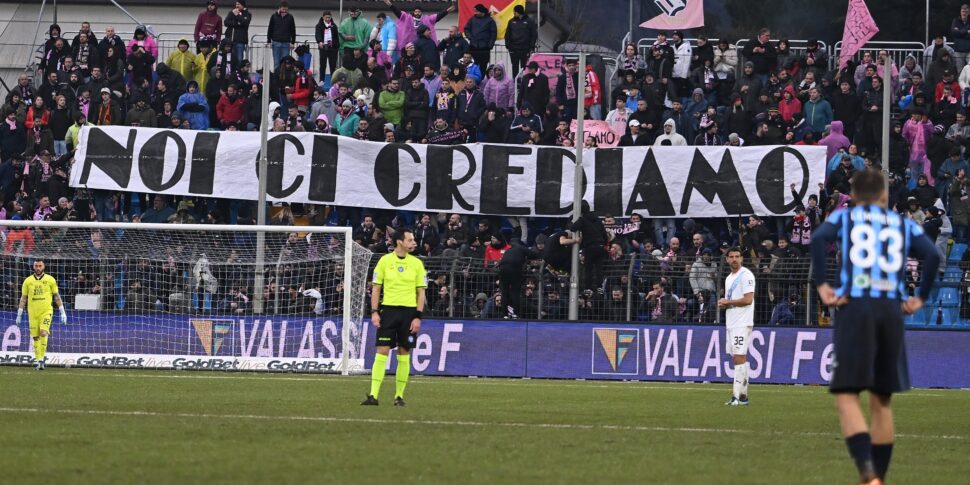 Spezia-Palermo, l'arbitro sarà Pezzuto: ha diretto la gara vinta dai rosa a Lecco