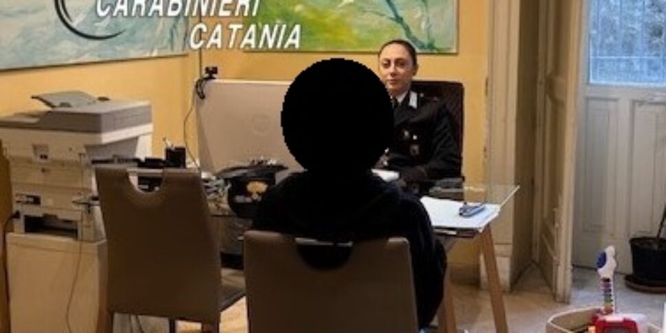 «Ti faccio morire sotto le mie mani», schiaffi e pugni alla convivente per estorcerle soldi: a Catania arrestato un trentenne