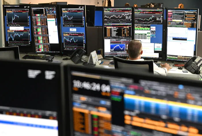 Borsa: Milano prosegue positiva, corrono Amplifon e Saipem