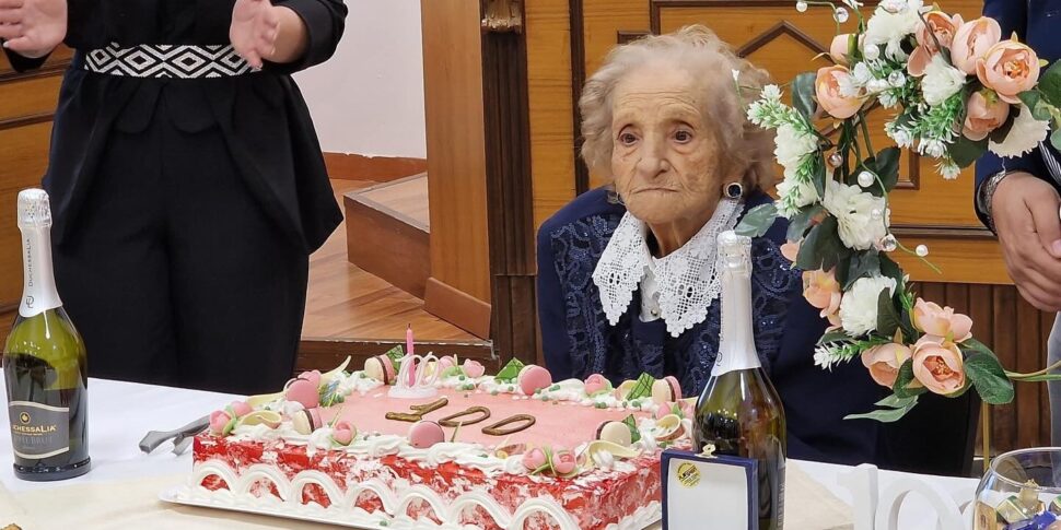 Nuova centenaria a Solarino: festa in Consiglio comunale per nonna Annetta