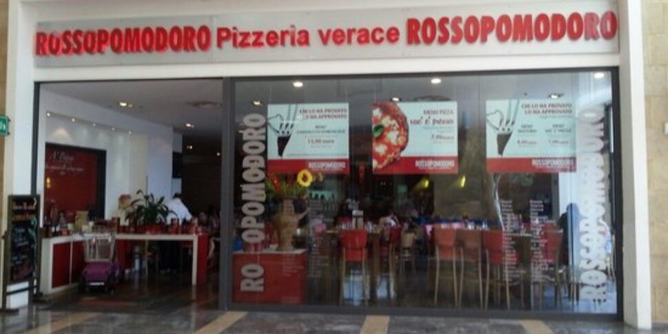 Furto al Forum Palermo, scassinata la cassaforte di Rossopomodoro: bottino da 70mila euro