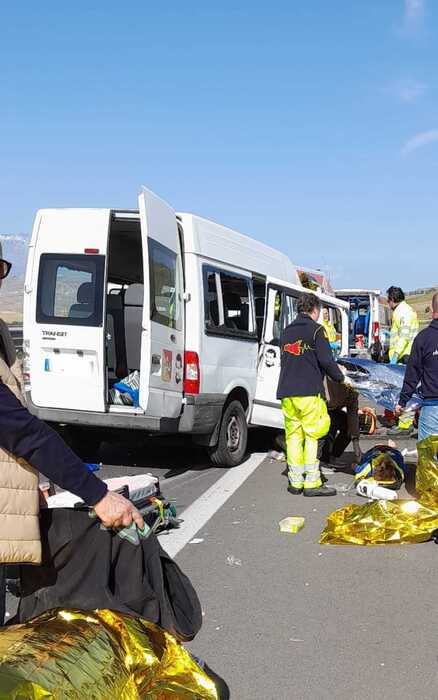 Incidente in autostrada Palermo-Catania, sette feriti