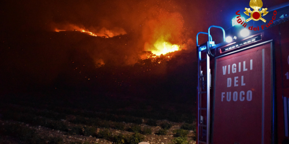 Da Belmonte Mezzagno a Partinico: decine di incendi in provincia di Palermo